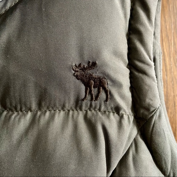 Abercrombie & Fitch Puffy Down Vest - Size Small - Picture 2 of 11